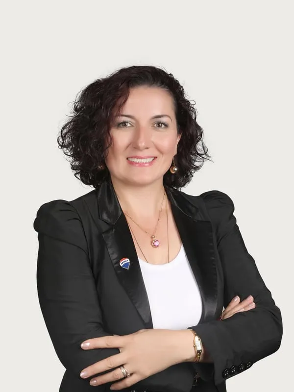 Ayşe Kır – Real Estate Consultant, RE/MAX İDA Çanakkale