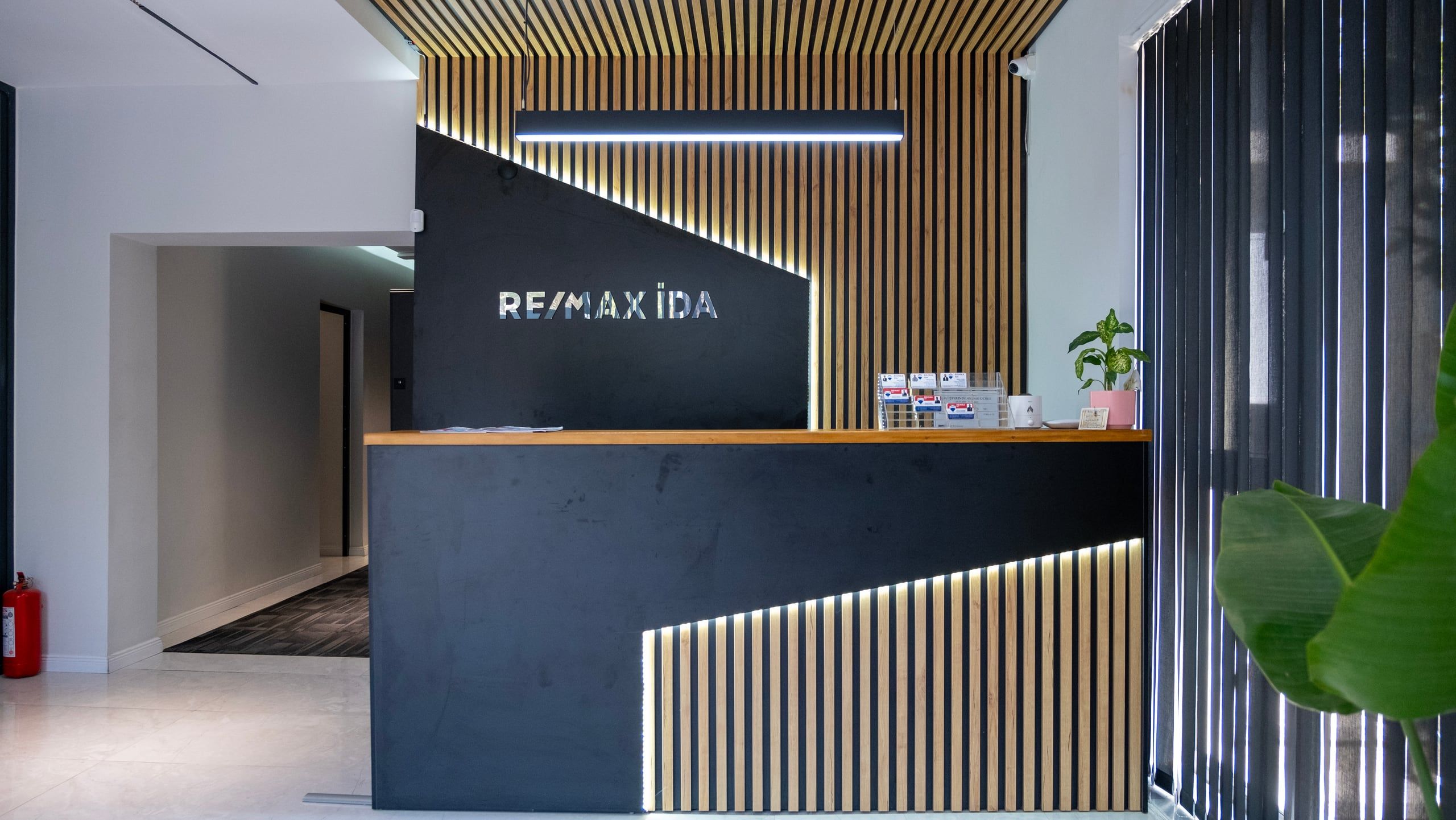 RE/MAX İDA office reception